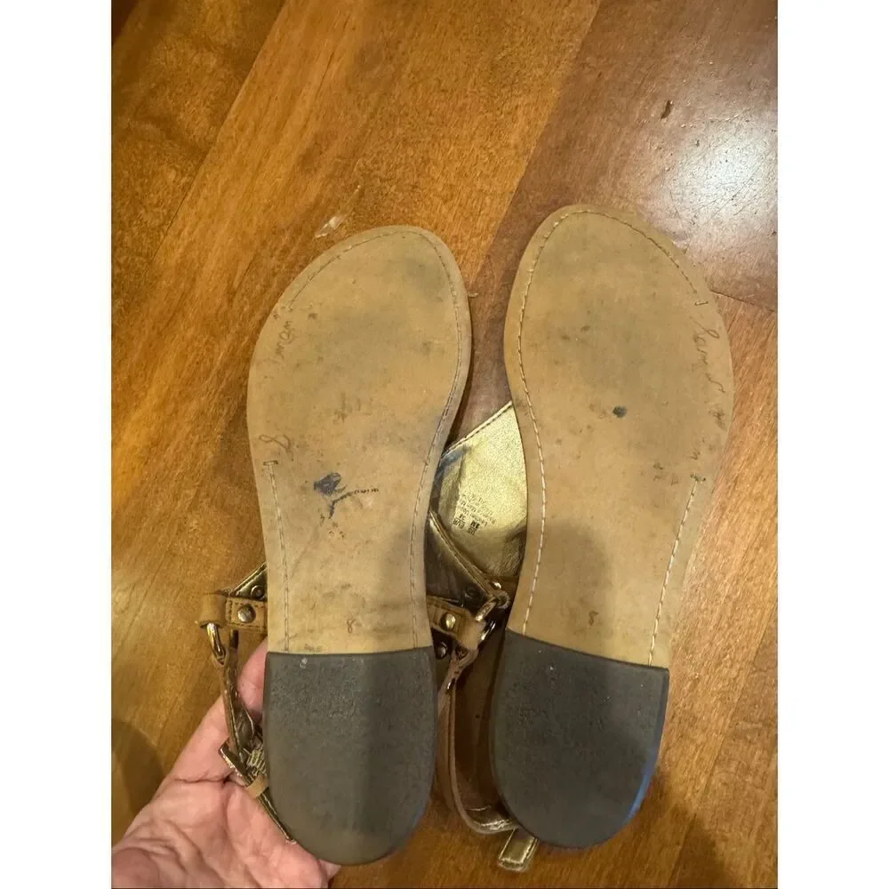 Woman’s well loved Sam Edelman sandals size 8